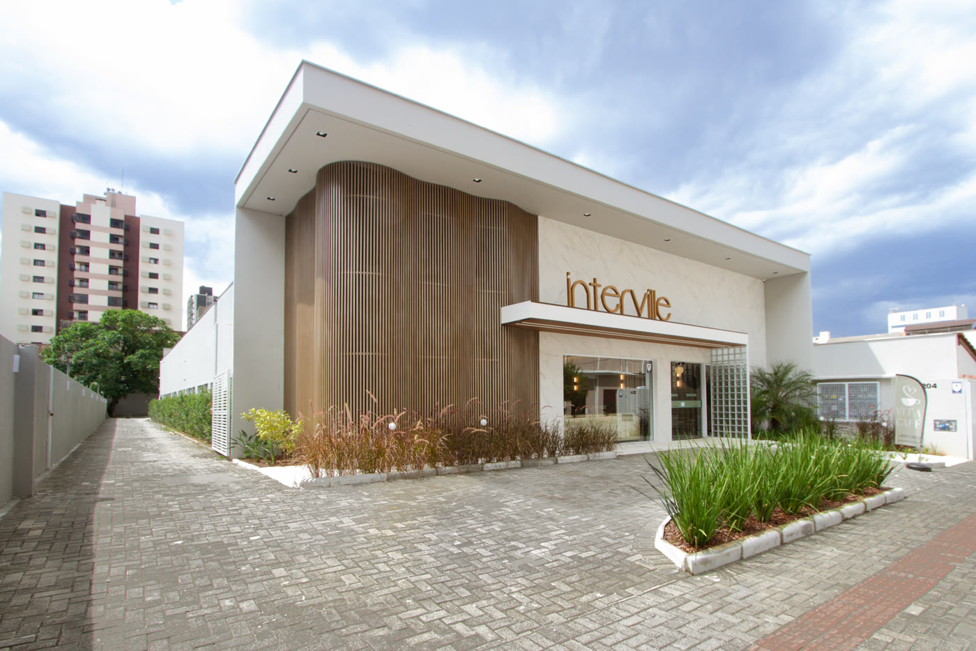 Fachada do prédio Interville, em Joinville